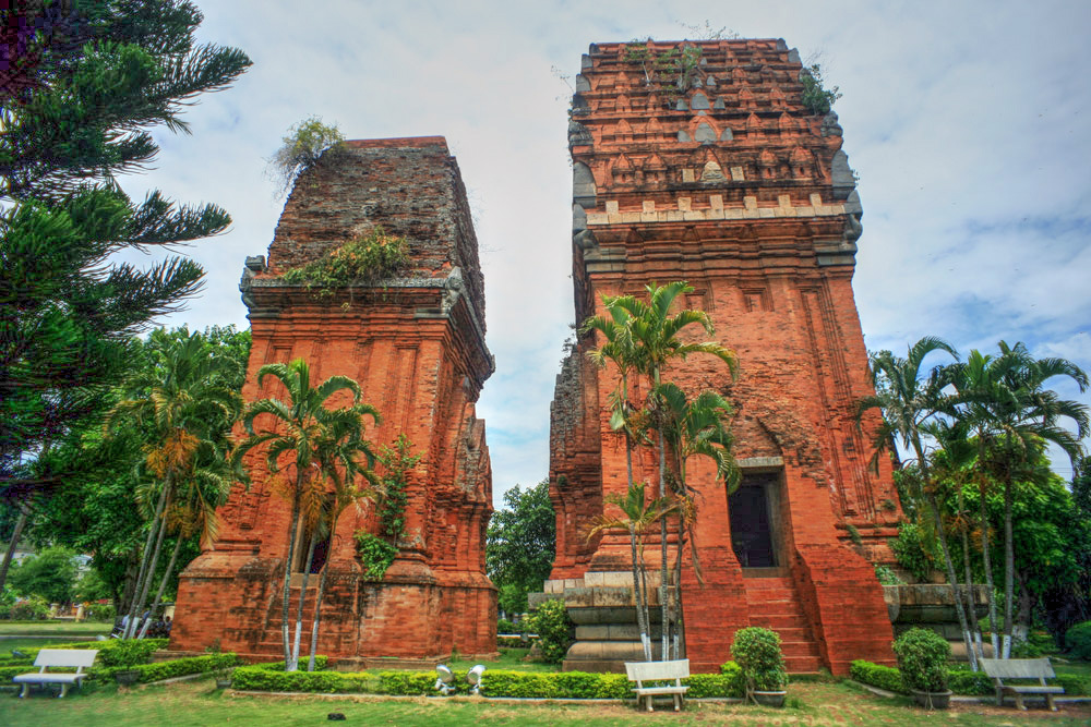 Tháp Đôi Quy Nhơn - Tháp ChămPa cổ