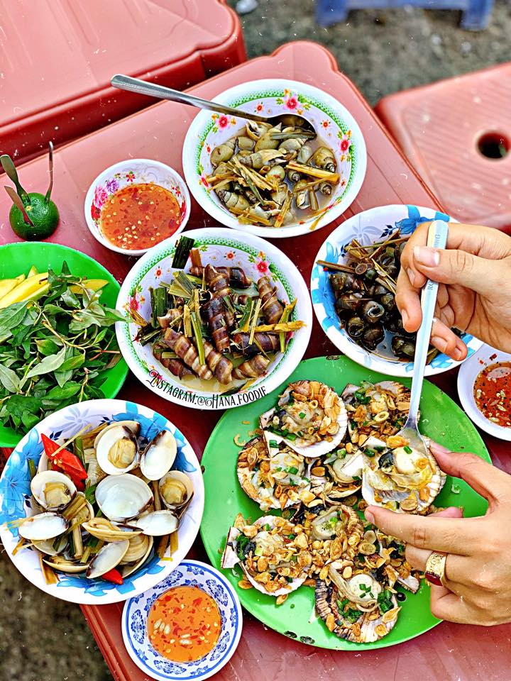 Ốc các loại trên đường Bạch Đằng Quy Nhơn ( nguồn ảnh Hana Foodie )