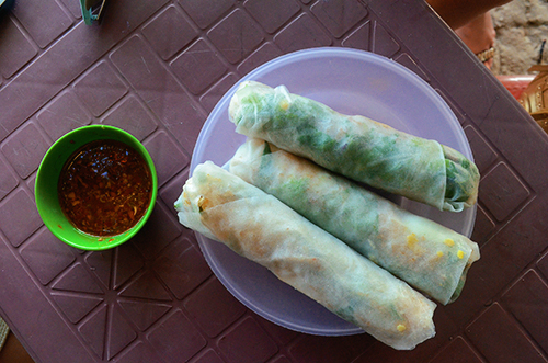 banh cuốn trên con đường Bạch Đằng Quy Nhơn 