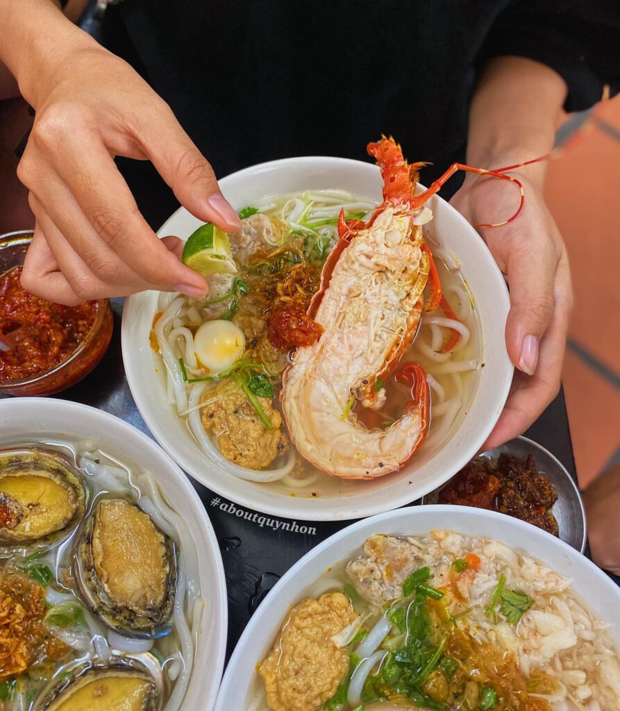 Bánh canh tôm hùm Quy Nhơn