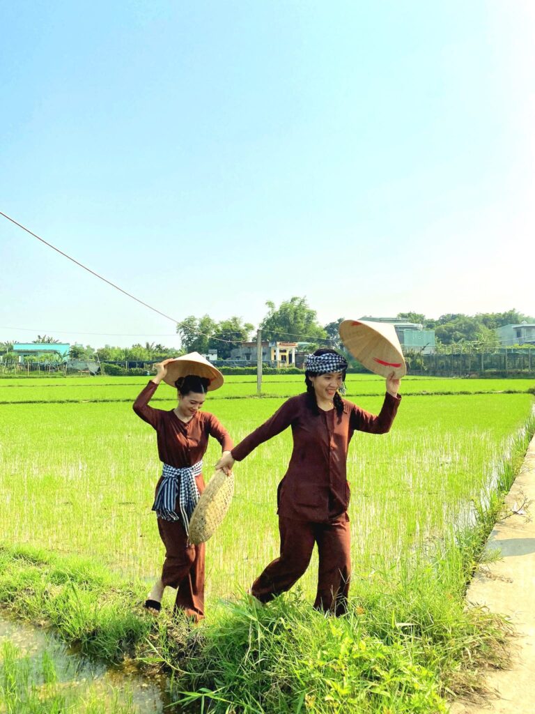 Các trang phục cho thuê từ hiện đại đến truyền thống