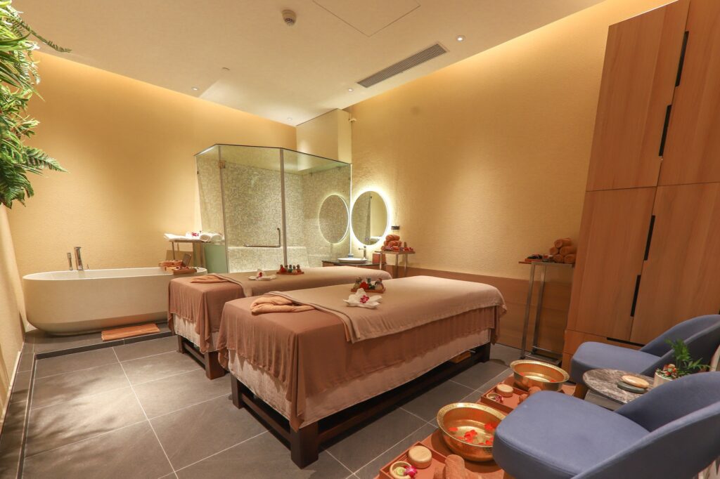 Sử dụng dịch vụ spa tại khách sạn