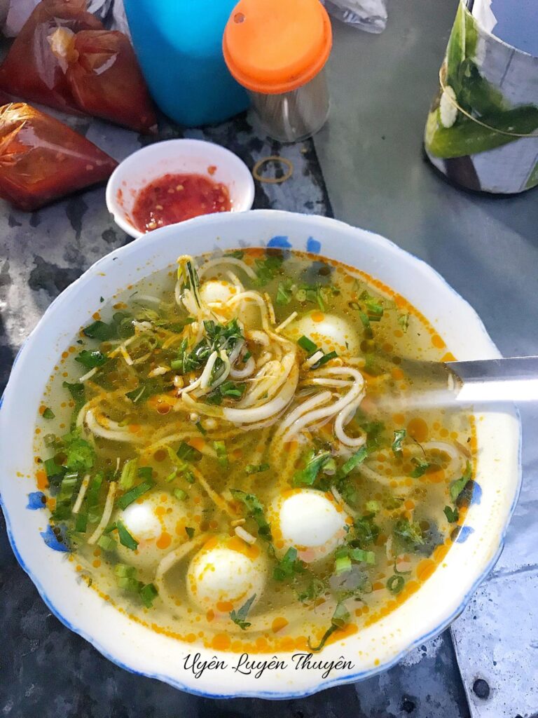 Bánh canh cô Nga 