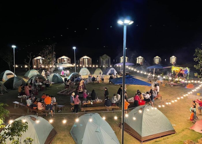 Cắm trại ăn BBQ