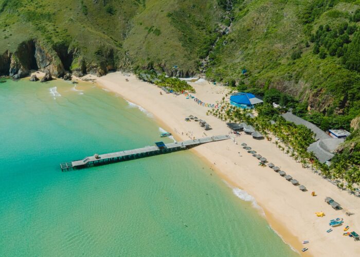 Nước xanh ngọc bích